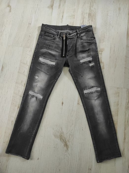 Dsquared2 Frare, Paint Splash, Cool Guy

Jeans | Size 44 || Original