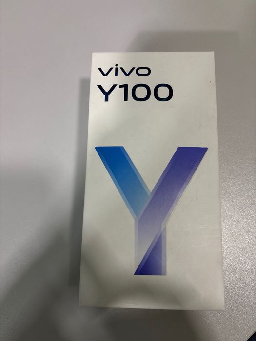 Телефон Vivo Y100 256 на 8 GB