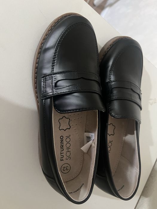 Продам туфли новые для мальчика