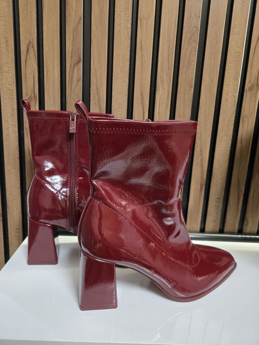 Бордо Обувки на ток