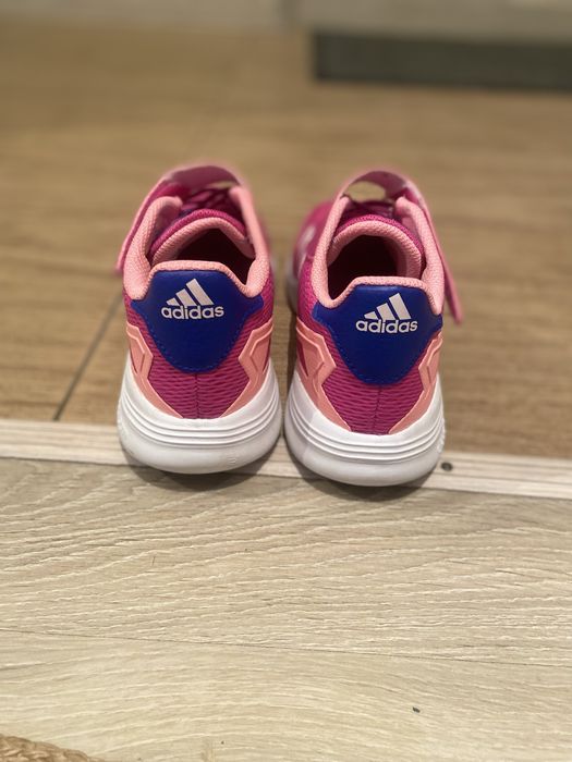 Кроссовки Adidas