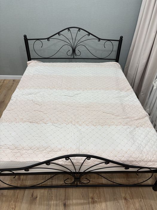 Продам кровать 160*180