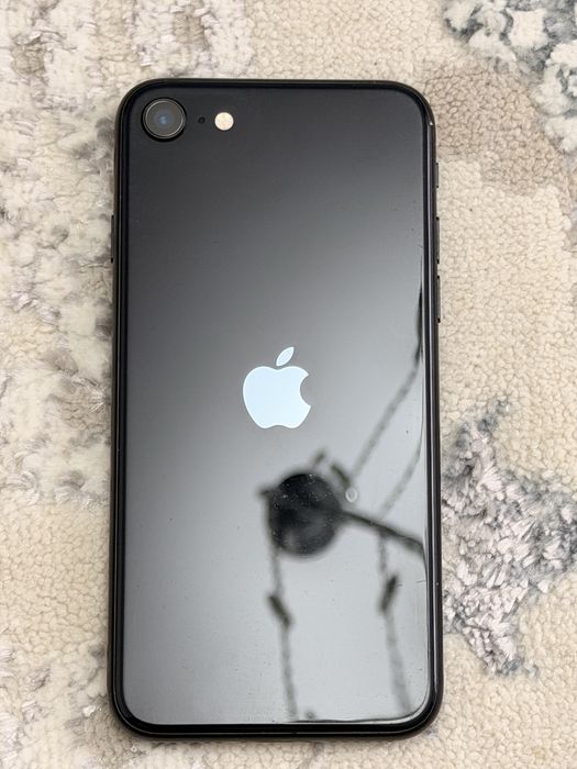 iPhone SE (2022)