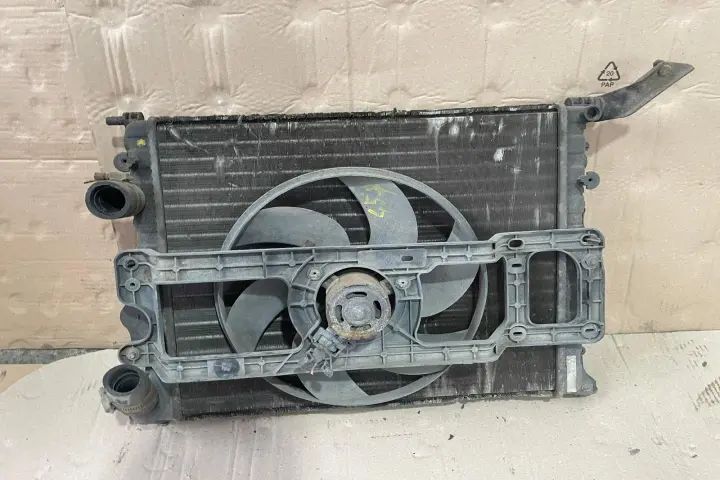 Radiator apa racire motor Dacia Logan 2006 1.4 MT (75 hp)