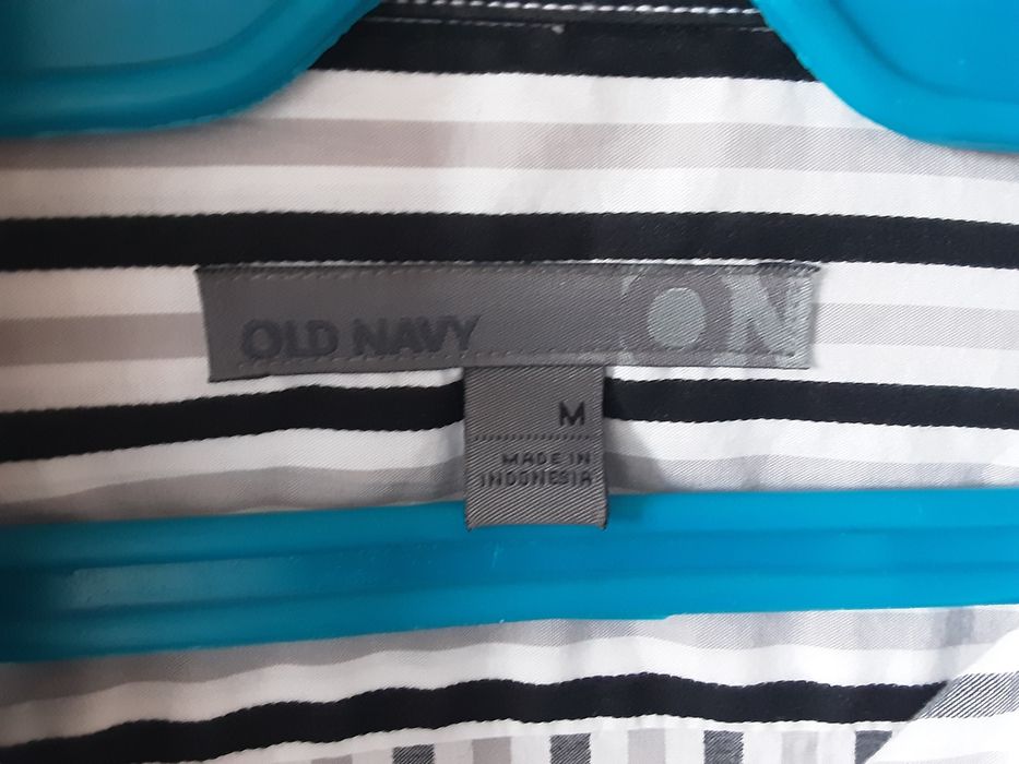 Мъжки ризи с дълги ръкави и тениски от 15 до 5 лв