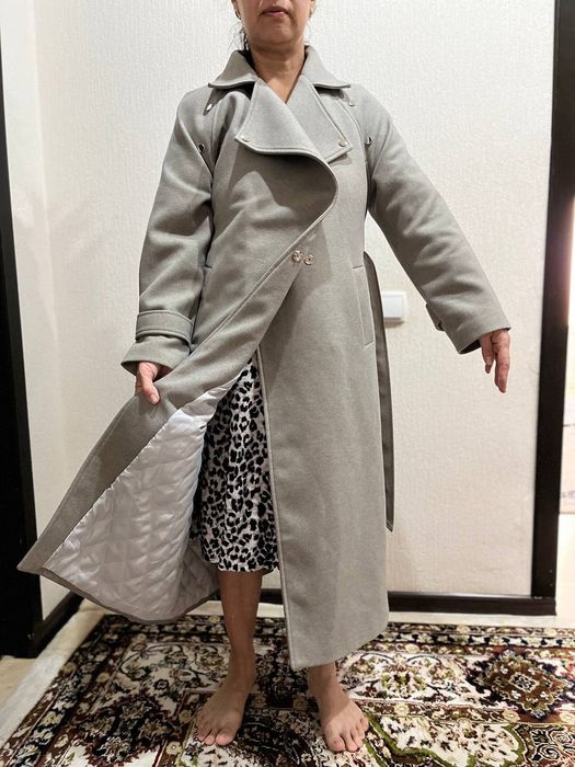 Осеннее пальто состояние хорошее размер 52 длина ниже колена