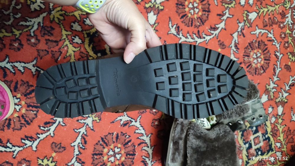 Продам     ботинки