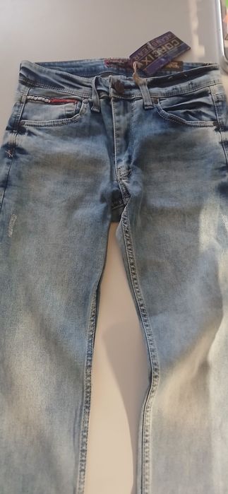 2 perechi de blugi la 110 Ron