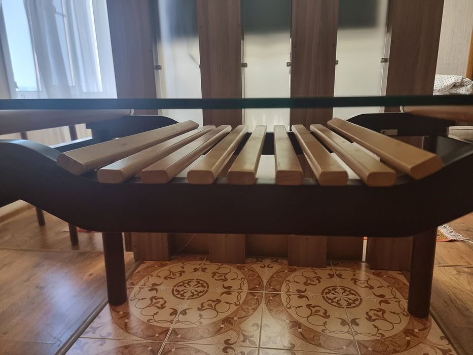 Стол со стеклом, обеденный.