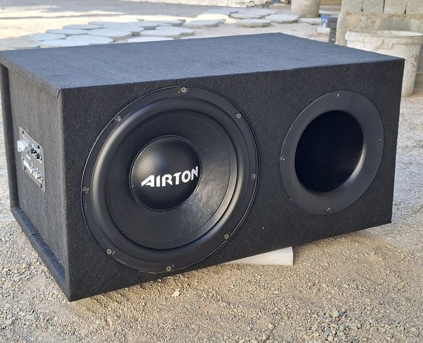 Продам сабвуфер буфер АIRTON 12дюйм 30см с усилком качает отлично