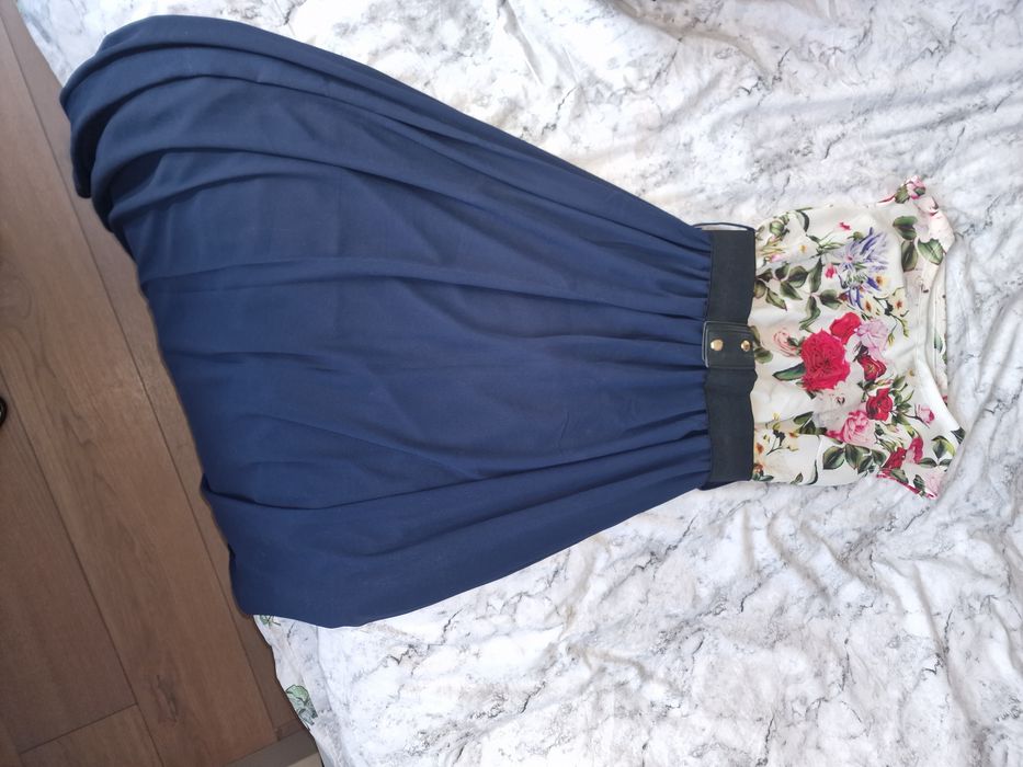 Рокли-дълга,спортна и официална!