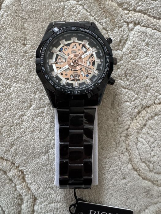 Қол сағаттар сатылады