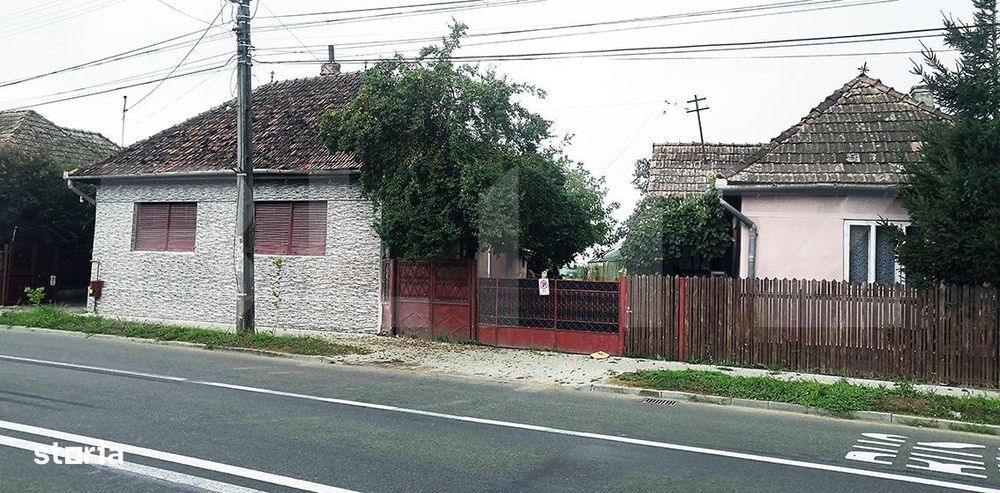 Teren intravilan generos + 2 case – 15.277 mp, front 30 m, multiple