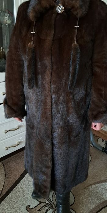 Продам шубу норковую