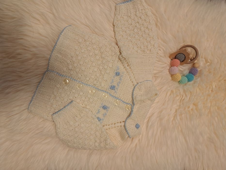 Бебешки ръчно плетени дрешки: различни размери
