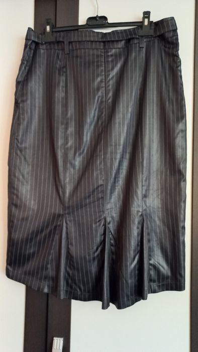 Черен комплект с по светло райе