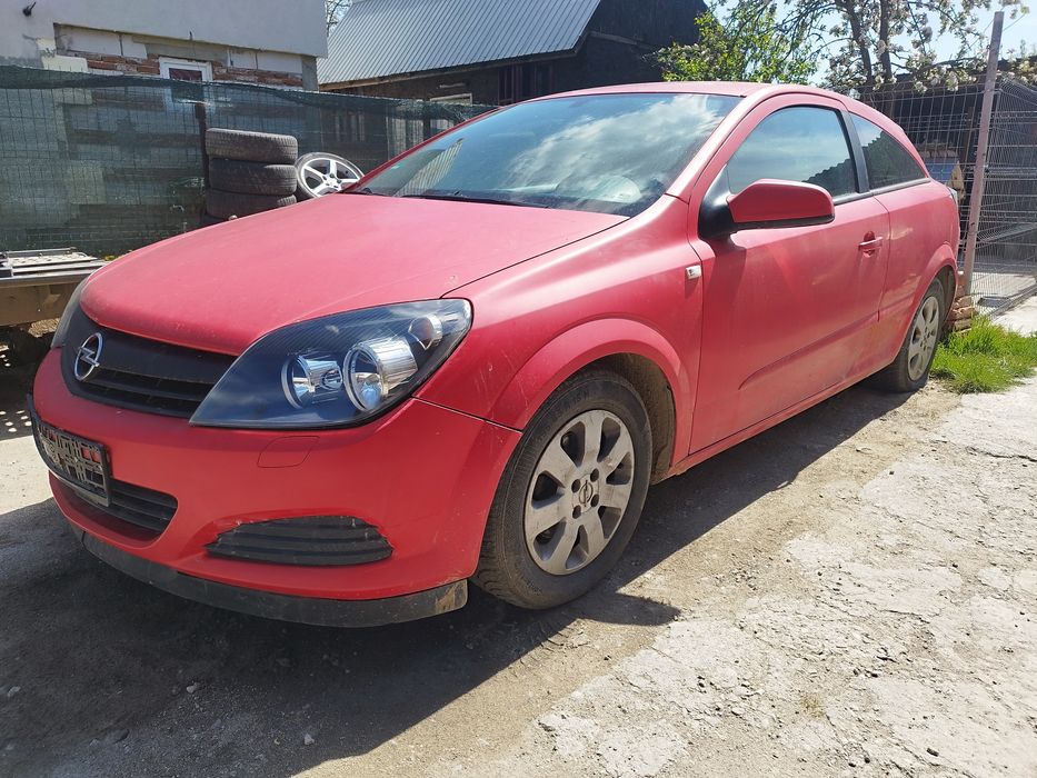 Bara fata far capota Opel Astra H GTC 1.4 dezmembrez dezmembrari piese