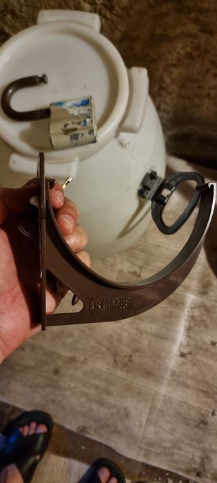 Продам кронштейн желоба