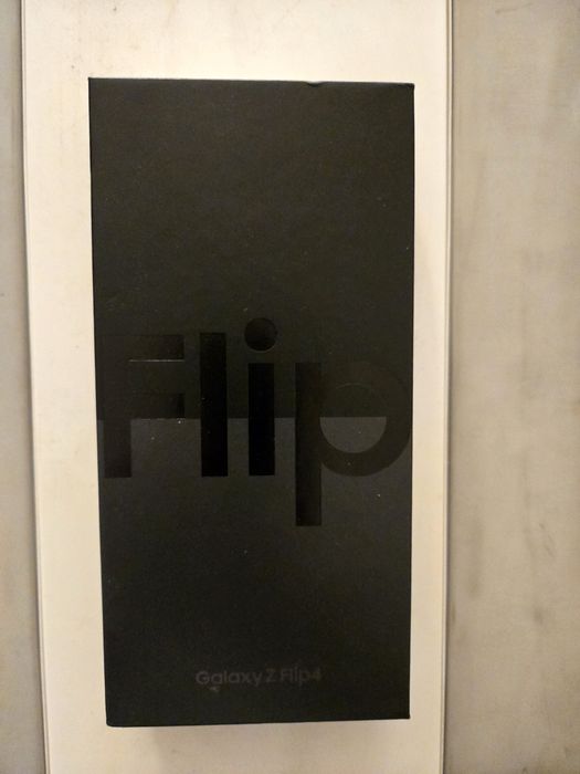 Samsung  Z  Flip4