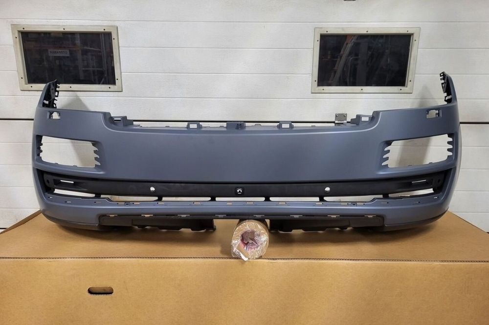 Бампер передний с камерой на range rover L405