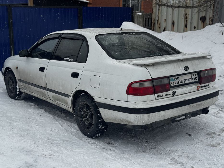 Продам тойота карина е