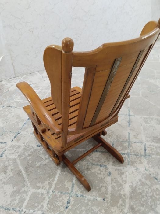 Кресло качельный деревянные