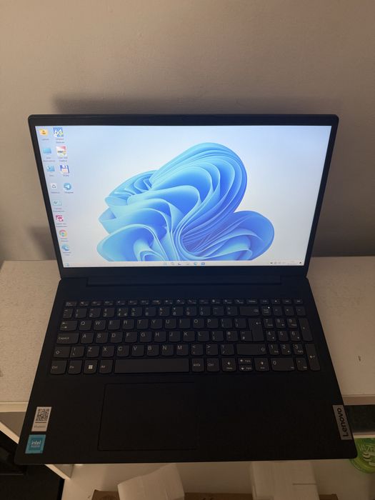 Lenovo v15/n4500/4/256/