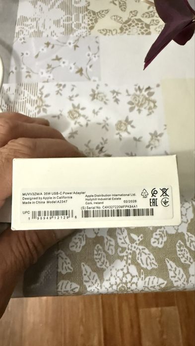 Продам зарядку на айфон