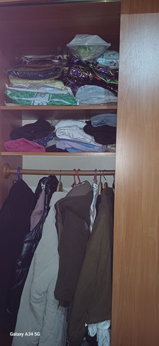 Mebel sotiladi divan shkaf 2ta tumbasi trimosi bor