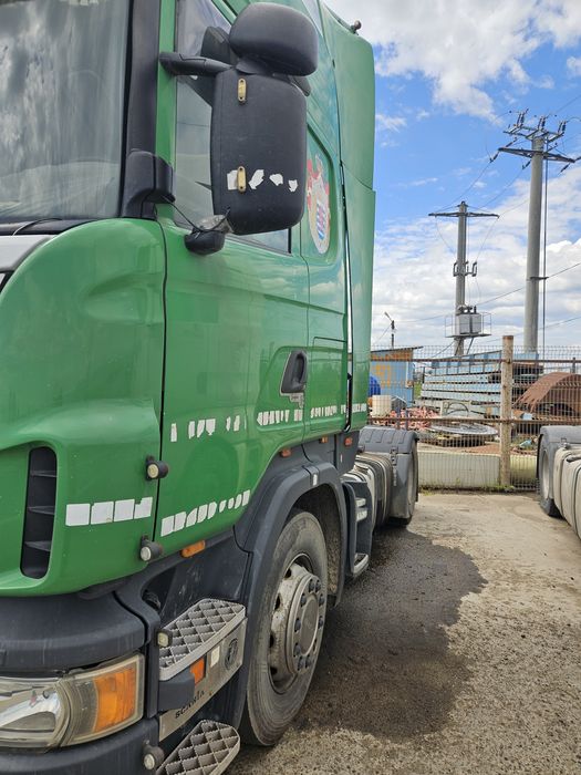 Se vinde Scania 8×4 si cap tractor