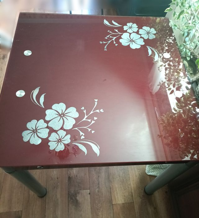 Стол стеклянный раздвижной
