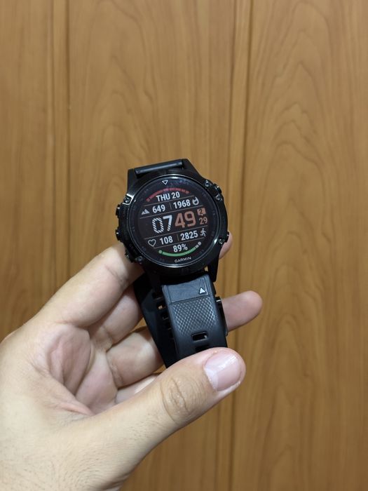 Часы Garmin Fenix 5 Sapphire