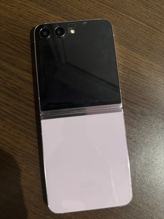 Samsung Galaxy Z flip 5   512gb