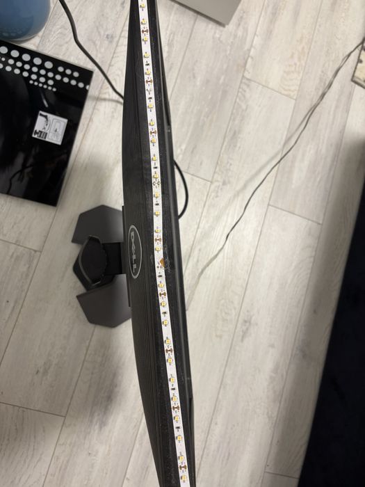 Vand monitor dell:60 hz