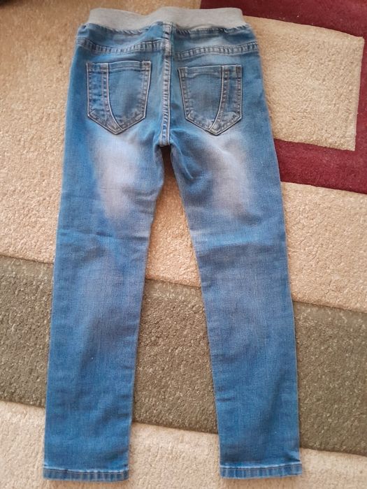 Джинсы, капри на мальчика 5-6 лет