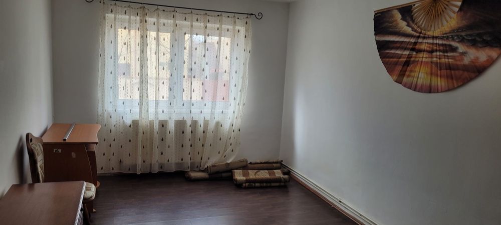 Vand apartament 2 camere