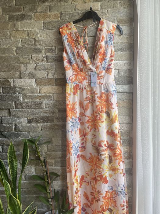 Намалена Guess нова оригинална рокля