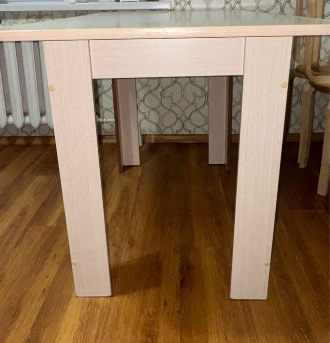 Продам кухонный стол