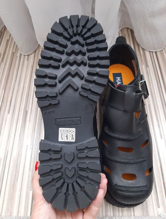 Pantofi noi piele cu bombeu metalic marime 43.