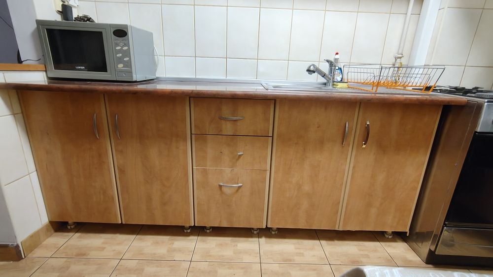 Vând mobila bucatarie