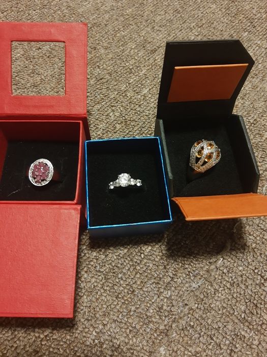 Inele de argint cu pietre