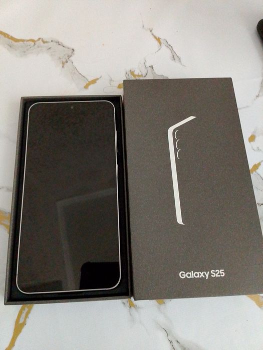 Продам телефон s25 новый