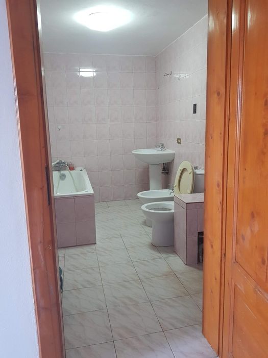 Persoana fizica vand apartament 2 camere, decomandat