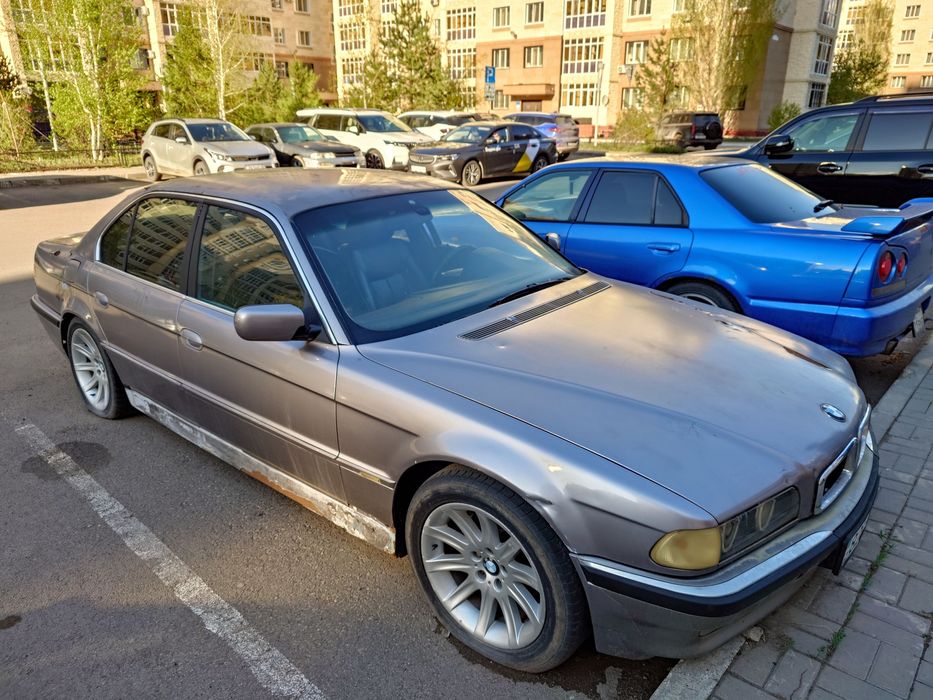 Продам BMW E38 1996 г. Двигатель М52 2.8, механика. Под восстановление