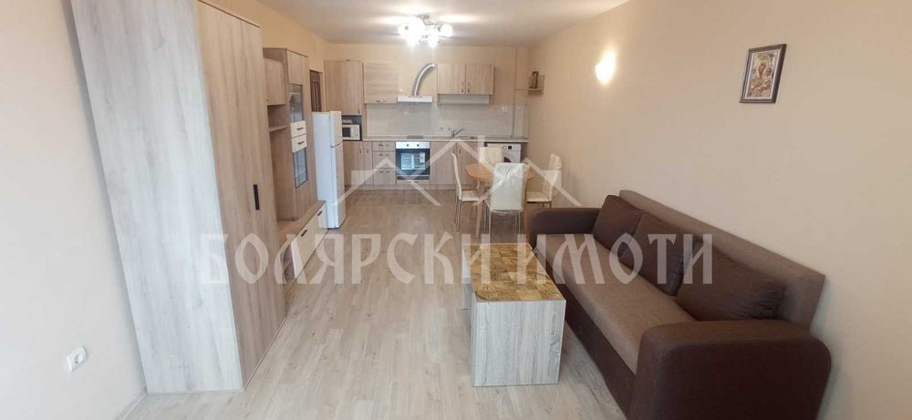 Тристаен Южен апартамент в Слънчев Дом