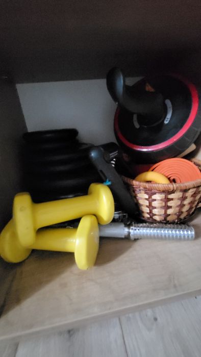 Banca fitness cu bara si discurii