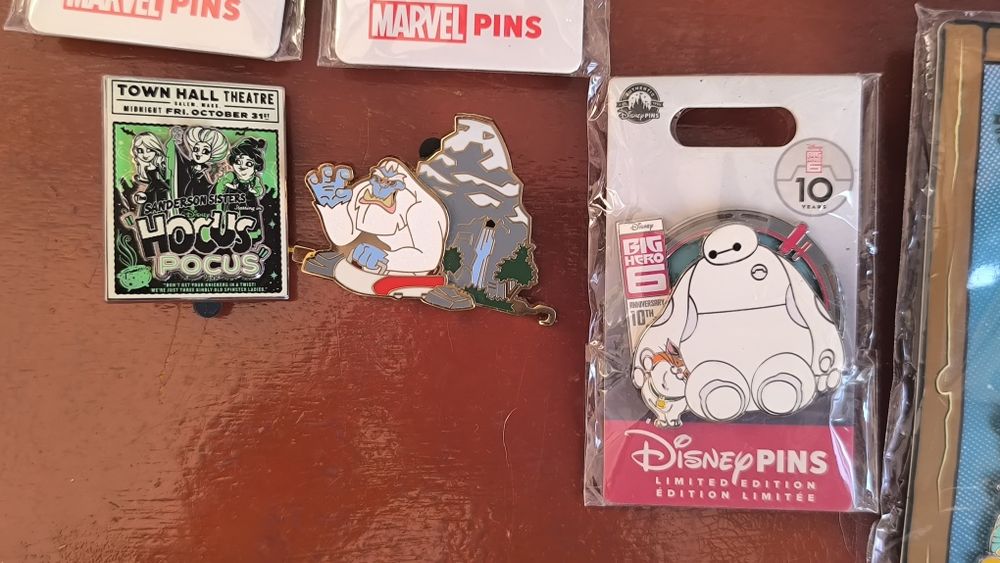 Оригинални Дисни  значки