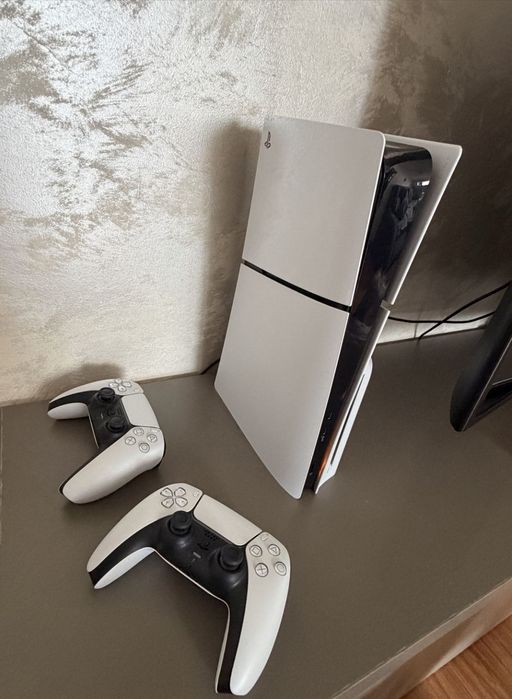 Playstation 5 varianta cu Disk