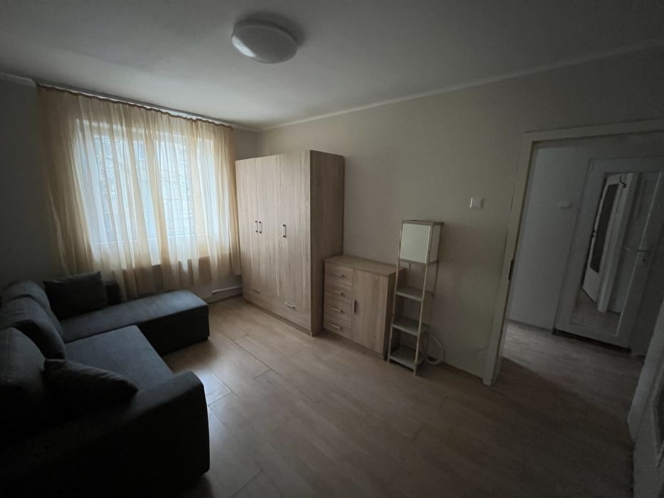 Garsonieră de închiriat