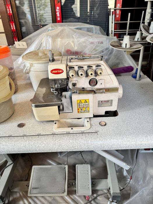 Продаётся швейная машинка